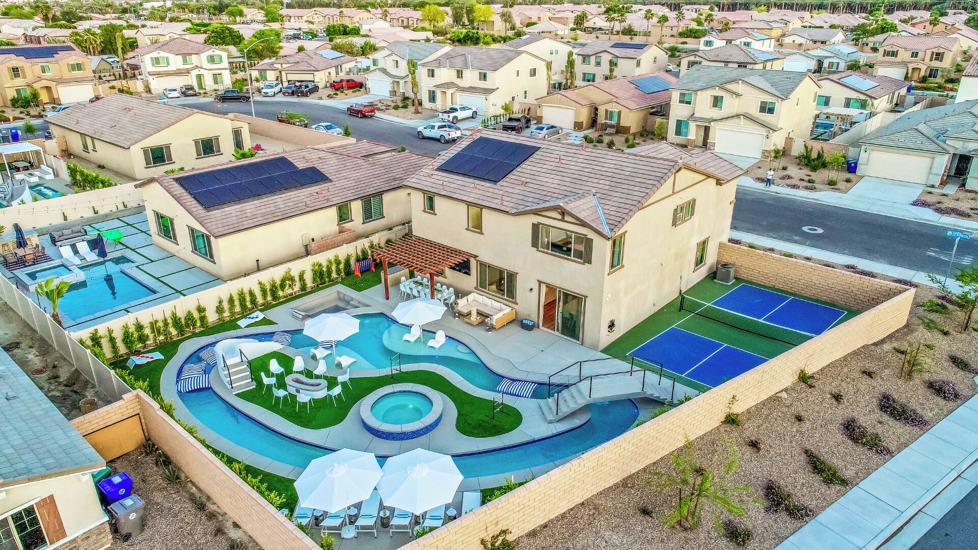 Lazy River, Pickleball, Gameroom, Fun in the desert!