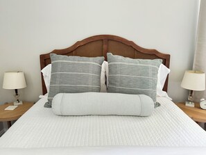 2 bedrooms, desk, iron/ironing board, travel cot