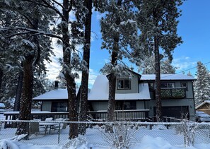 Exterior - Our cozy cabin offers the perfect vacation getaway for the whole family. (Big Bear)