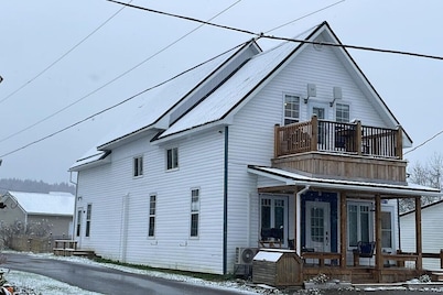 Finn's Studio Suite Apartment, Alma, Fundy Park