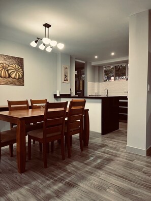 Dining - Av Masferrer best location in colonia Escalon, big and modern (San Salvador)