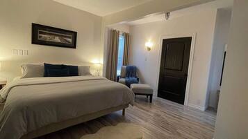 2 bedrooms, desk, iron/ironing board, WiFi