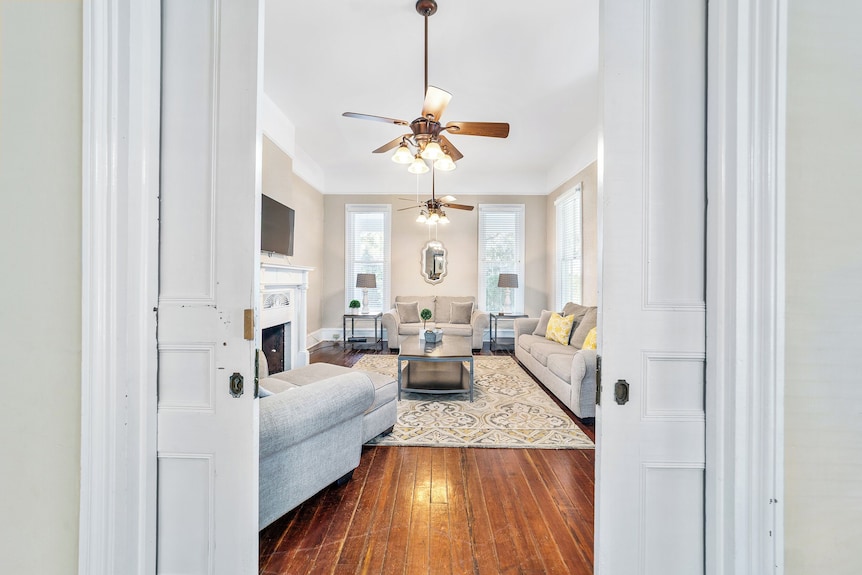 Victorian Manor: Downtown Apt, Near Silver Springs & Fort King Historic Park - Ocala, FL