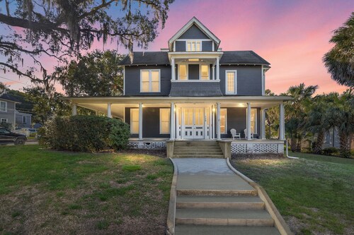 Victorian Manor: Downtown Apt, near Silver Springs & Fort King Historic Park