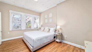 3 bedrooms, desk, iron/ironing board, free WiFi