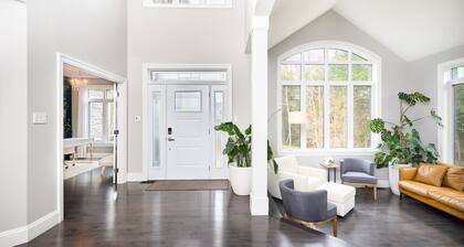 Luxury Forest Oasis 4 beds 4 baths and Hot tub