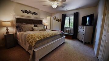 4 bedrooms, iron/ironing board, free WiFi, bed sheets