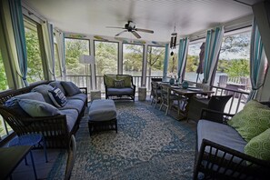 Smart-tv en een open haard