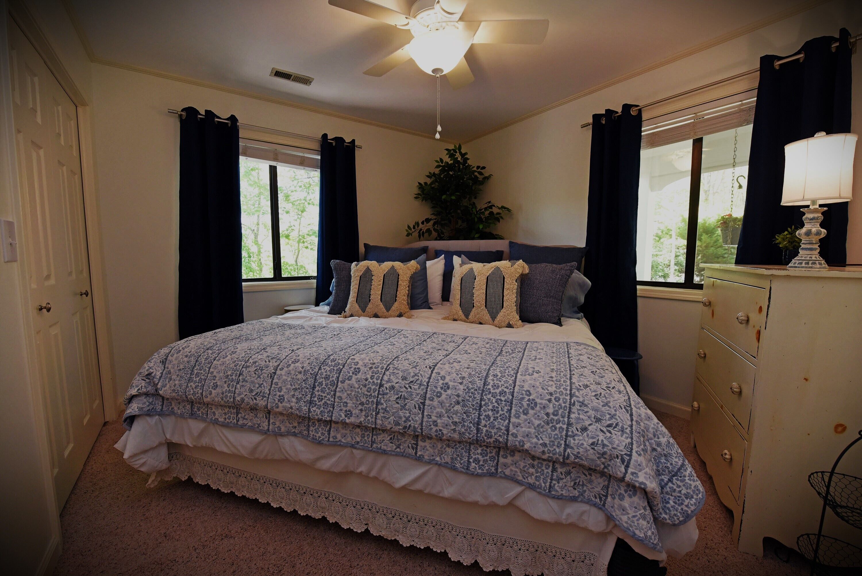 4 chambres, fer et planche à repasser, Wi-Fi gratuit, draps fournis