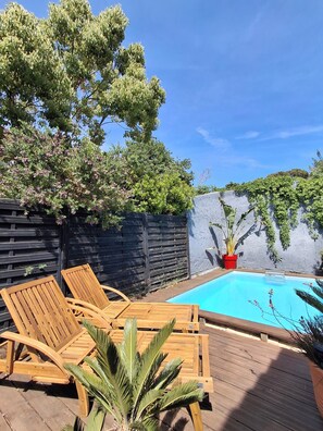 Pool - Maison de Vacances, Dans un Écrin de Verdure, Près de la mer (La Garde)