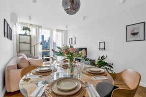 Dining - Warsaw Wola - 13th Floor, City View, Metro Nearby - by Rentujemy (Warszawa)