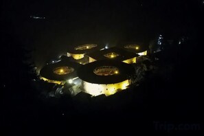 Unclassified image, 2 of 17, button - Yuchang Hotel (Nanjing County)