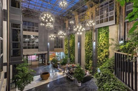 Interior. Zunyi Wanshou Garden Hotel