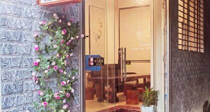 Huayi Chinese Inn (Guilin Xiangbi Mountain Two Rivers And Four Lakes)