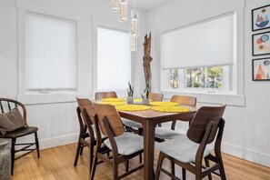 Dining - So-Cal Classic Living (Long Beach)