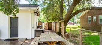 James Island Airstream- Between Downtown & Folly Beach. Creekside Glamping!