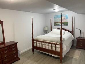 4 Schlafzimmer, Schreibtisch, Bügeleisen/Bügelbrett, Reisekinderbett