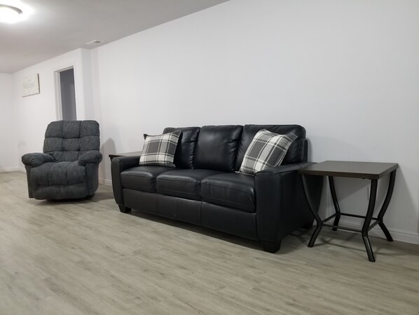 Smart-TV, Bücher, Musikbibliothek, Videothek