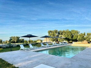 Outdoor pool - masseria celeste (Fasano)