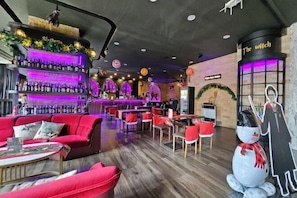 Bar (on property) - Oscar Palace Hotel & Wellness Center (Sadao)