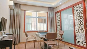 Ảnh chưa phân loại, 2 trong số 106 ảnh, nút