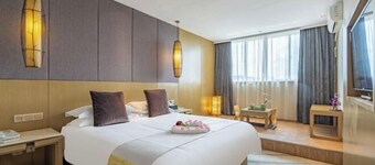 Gelin Luoman Fengqing Hotel