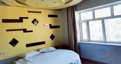 Xiaohonglou Hotel, Luohe