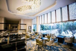 Lobby-Lounge