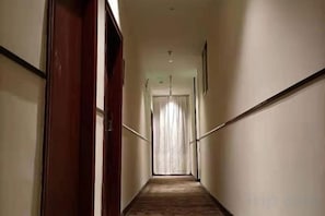 صورة غير مصنفة، 5 من 13، زرّ