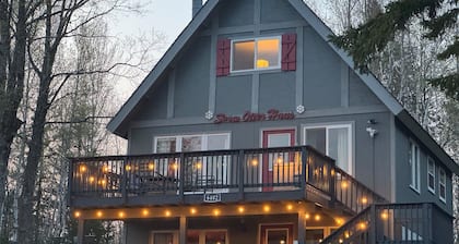 Snow Otter Haus | Cozy 2BR Retreat