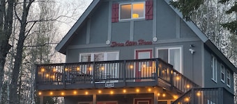 Snow Otter Haus | Cozy 2BR Retreat