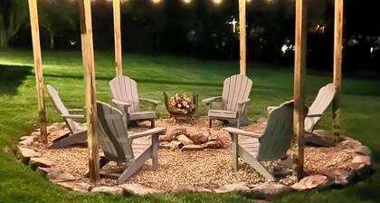 Private home beautiful mountain views, near dwtn Asheville, Hot tub, fire pit
