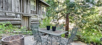 8 Mi to Yosemite National Park: Cabin w/ Fire Pit