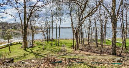 Pelican Rapids Lake House w/ Water Views + Dock!