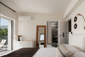 5 slaapkamers, een kluis op de kamer, een strijkplank/strijkijzer