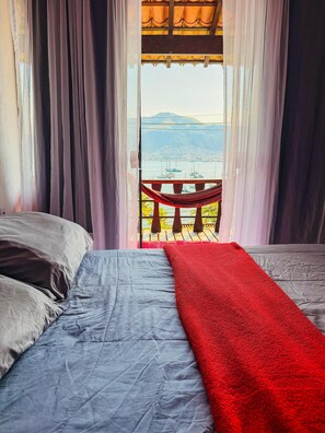 Deluxe Room, Sea View | Free WiFi, bed sheets - Mansão Espetacular Angra (Angra dos Reis)