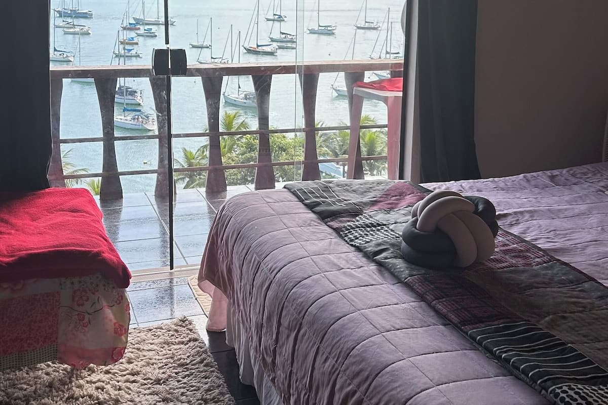 Luxury Suite, Sea View | Free WiFi, bed sheets