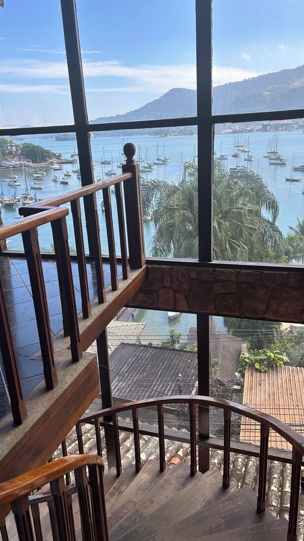 Luxury Suite, Sea View | Living area