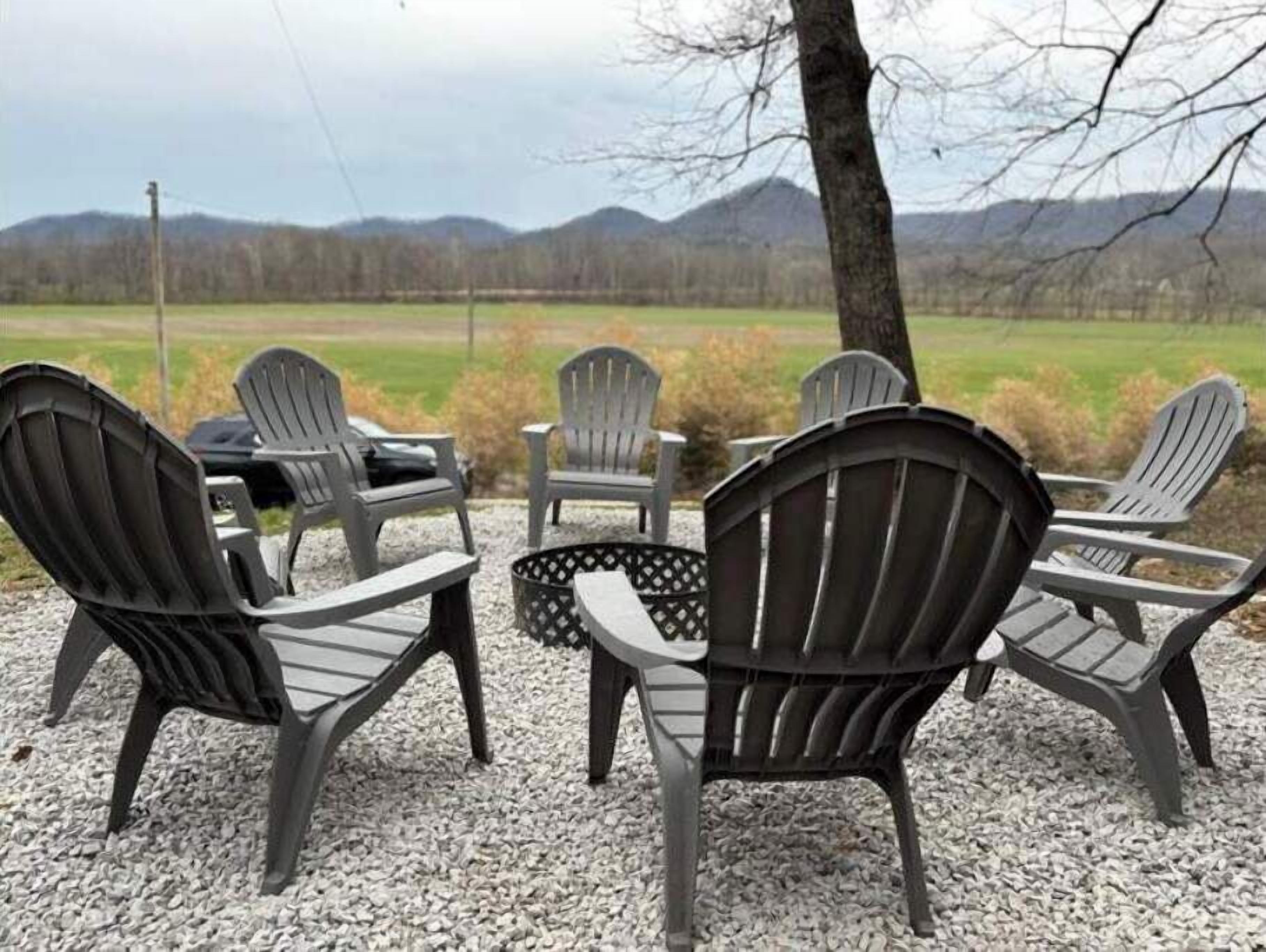  Hot Tub, Fire Pit, Picnic Area! Hardwicks Creek Haven at Red River Gorge