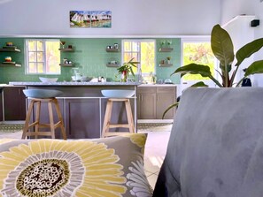 Interior - VILLA  LU-JA (Mount Cassell Land Settlement)