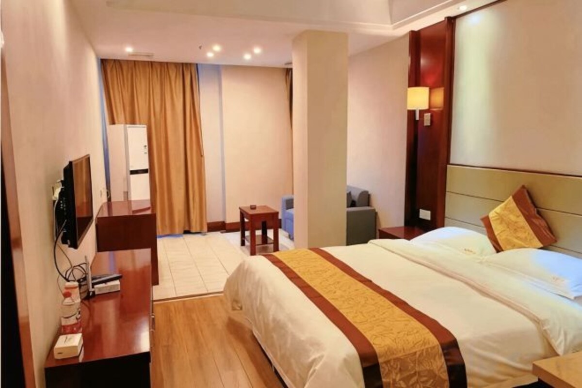 Premium Queen Room