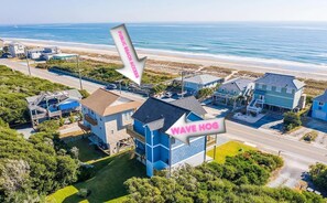 Beach nearby, sun loungers, beach towels