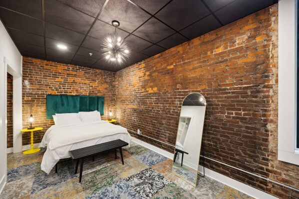 1 habitación, escritorio, tabla de planchar con plancha y wifi gratis