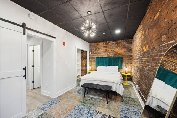 1 bedroom, desk, iron/ironing board, free WiFi