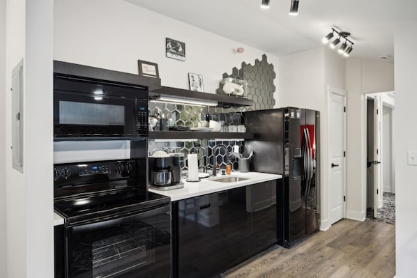 Fridge, microwave, oven, stovetop