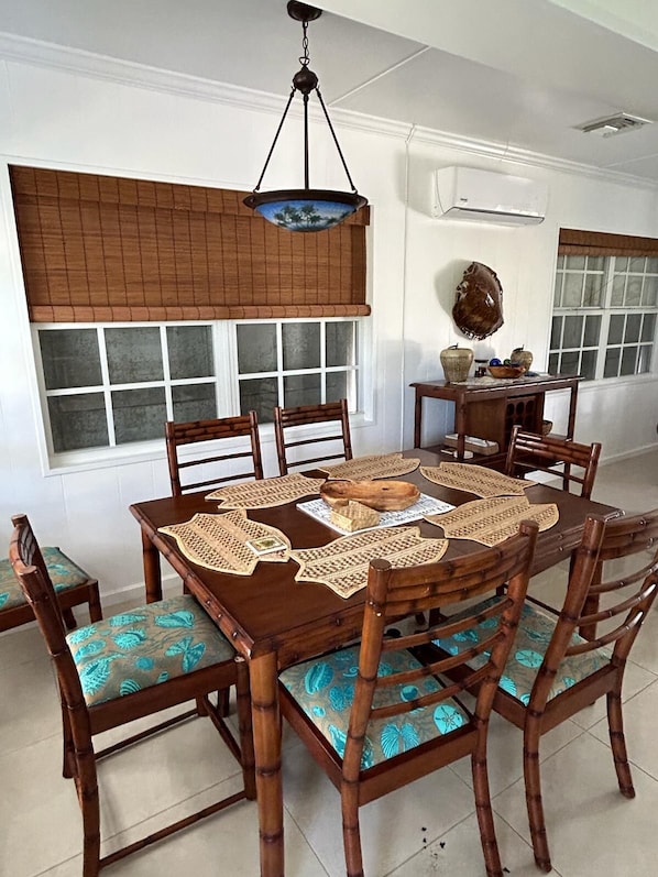 Dining - Endless Summer, Cozy Bahamian Cottage (Man o War Cay)