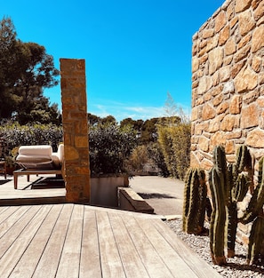 Terrace/patio - Californian house 200 m walk from BANDOL bay… (Sanary-sur-Mer)