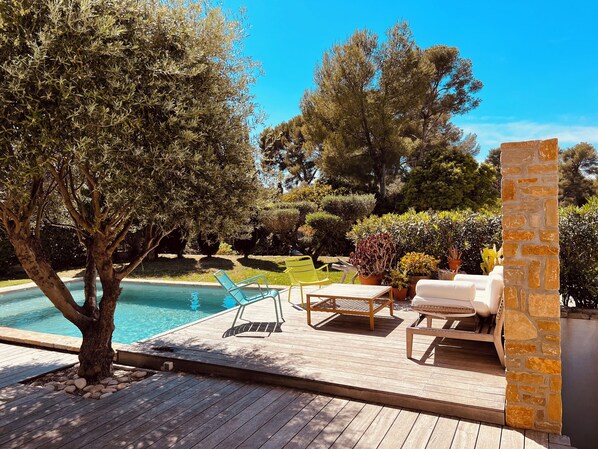 Outdoor pool - Californian house 200 m walk from BANDOL bay… (Sanary-sur-Mer)