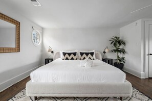 4 bedrooms, WiFi, bed sheets