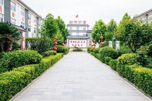 Exterior - Qufu Shenghushanzhuang (Nishan Shengjing Luxuancun Scenic Area Store) (Qufu)